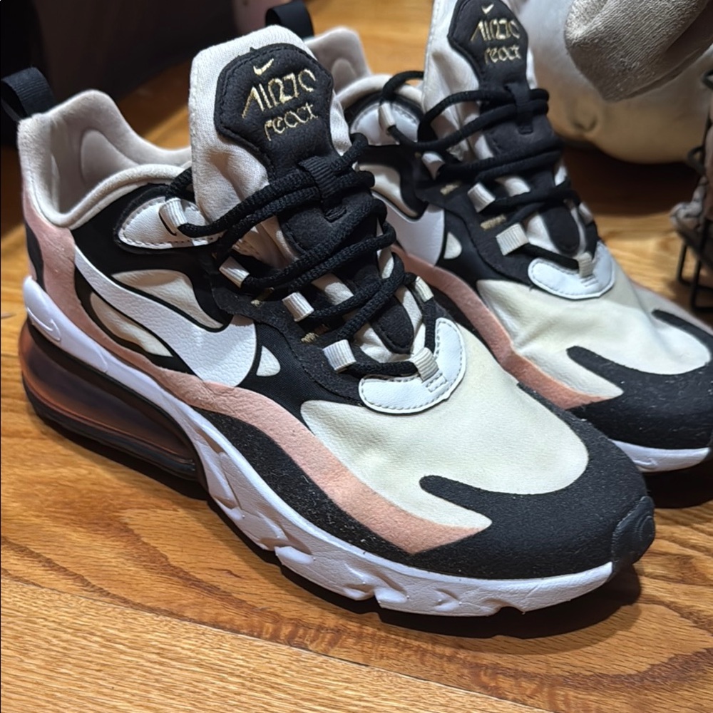Nike Air Max 270 React Black White Pink